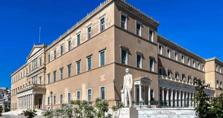 Τα μηνύματα του νέου προϋπολογισμού: Οι προβλέψεις για ανάπτυξη και πρωτογενές πλεόνασμα