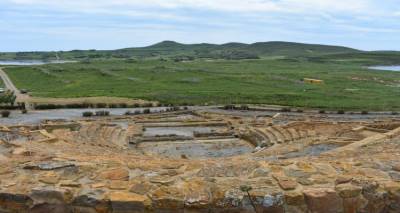&Eta; &Epsilon;&phi;&omicron;&rho;&epsilon;ί&alpha; &Alpha;&rho;&chi;&alpha;&iota;&omicron;&tau;ή&tau;&omega;&nu; &Lambda;έ&sigma;&beta;&omicron;&upsilon; &alpha;&pi;&alpha;&nu;&tau;ά &sigma;&tau;&omicron; &delta;&eta;&mu;&omicron;&sigma;ί&epsilon;&upsilon;&mu;&alpha; &tau;&omicron;&upsilon; FM100 (photos)