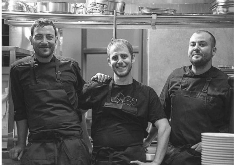 Δυο επιχειρηματίες από τη Λήμνο πρωτοσέλιδο στην Καθημερινή