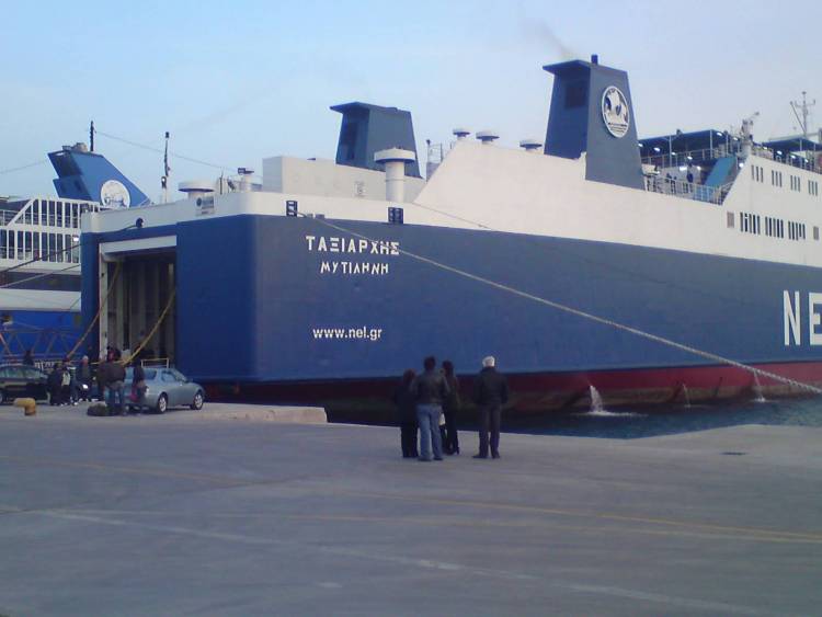 &Epsilon;&pi;&iota;&sigma;&tau;&rho;έ&phi;&epsilon;&iota; &omicron; &laquo;&Tau;&alpha;&xi;&iota;ά&rho;&chi;&eta;&sigmaf;&raquo; &alpha;&pi;ό &sigma;ή&mu;&epsilon;&rho;&alpha;