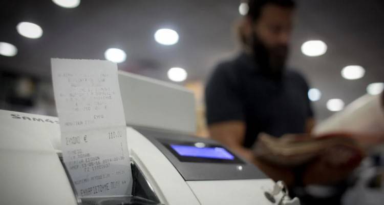 Οργιο φοροδιαφυγής: Γιατρός έκρυψε αποδείξεις 1,2 εκατ. ευρώ -36 υποθέσεις καραμπινάτης παραβατικότητας