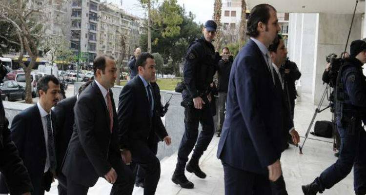 &Epsilon;&lambda;&epsilon;ύ&theta;&epsilon;&rho;&omicron;&iota; &omicron;&iota; 8 &Tau;&omicron;ύ&rho;&kappa;&omicron;&iota; &alpha;&xi;&iota;&omega;&mu;&alpha;&tau;&iota;&kappa;&omicron;ί &omega;&sigmaf; &pi;&rho;&omicron;&sigmaf; &tau;&omicron; &pi;&omicron;&iota;&nu;&iota;&kappa;ό &sigma;&kappa;έ&lambda;&omicron;&sigmaf;