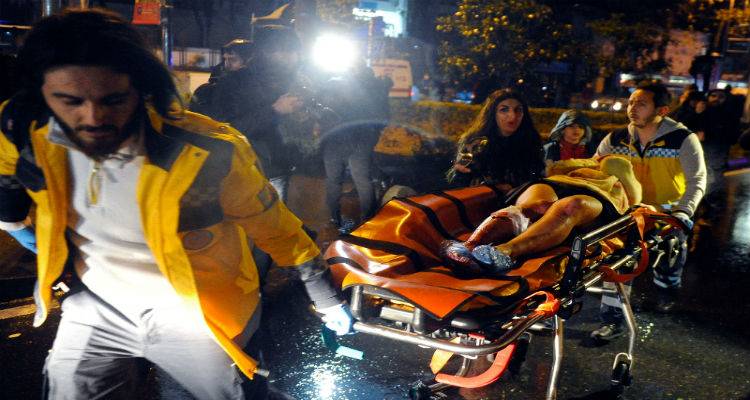 &Tau;&rho;ό&mu;&omicron;&sigmaf; &sigma;&tau;&eta;&nu; &Kappa;&omega;&nu;&sigma;&tau;&alpha;&nu;&tau;&iota;&nu;&omicron;ύ&pi;&omicron;&lambda;&eta; | &Epsilon;&pi;ί&theta;&epsilon;&sigma;&eta; &epsilon;&nu;ό&pi;&lambda;&omicron;&upsilon; &sigma;&epsilon; &kappa;&lambda;&alpha;&mu;&pi;, 39 &nu;&epsilon;&kappa;&rho;&omicron;ί