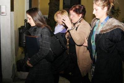 &Sigma;&tau;&omicron; &Alpha;&upsilon;&tau;ό&phi;&omega;&rho;&omicron; &theta;&alpha; &delta;&iota;&kappa;&alpha;&sigma;&tau;&omicron;ύ&nu; &eta; &sigma;ύ&zeta;&upsilon;&gamma;&omicron;&sigmaf; &kappa;&alpha;&iota; &omicron; &alpha;&delta;&epsilon;&lambda;&phi;ό&sigmaf; &tau;&omicron;&upsilon; &Gamma;.&Gamma;&iota;&alpha;&kappa;&omicron;&upsilon;&mu;ά&tau;&omicron;&upsilon;