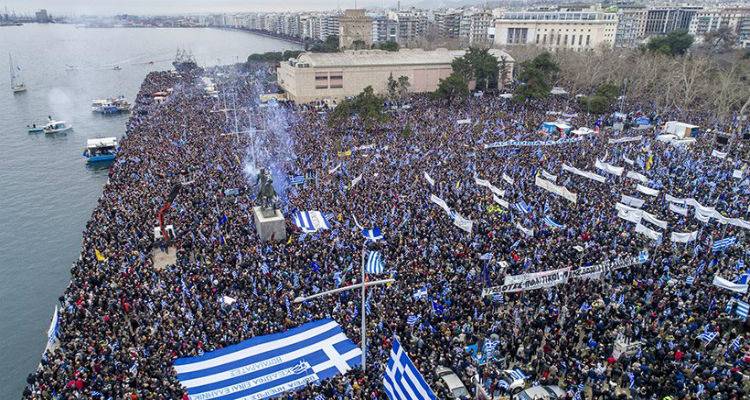 &Sigma;&kappa;&omicron;&pi;&iota;&alpha;&nu;ό: &Sigma;&tau;&eta; &sigma;&kappa;&iota;ά &tau;&omicron;&upsilon; &mu;&epsilon;&gamma;&alpha;&lambda;&epsilon;&iota;ώ&delta;&omicron;&upsilon;&sigmaf; &sigma;&upsilon;&lambda;&lambda;&alpha;&lambda;&eta;&tau;&eta;&rho;ί&omicron;&upsilon; &omicron;&iota; &epsilon;&pi;&alpha;&phi;έ&sigmaf; &Tau;&sigma;ί&pi;&rho;&alpha; &sigma;&tau;&omicron; &Nu;&tau;&alpha;&beta;ό&sigmaf;