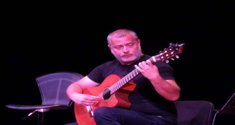 Μια μαγική βραδιά στη Λήμνο υπό τους ήχους της κιθάρας του Παναγιώτη Μάργαρη (photos)