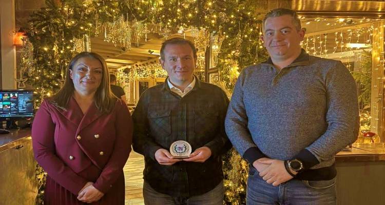 &Sigma;&upsilon;&nu;ά&nu;&tau;&eta;&sigma;&eta; &Epsilon;.&Sigma;.&Pi;&Epsilon;.&Epsilon;.&Lambda;&Eta;&Mu; &mu;&epsilon; &tau;&omicron;&nu; &Pi;&alpha;&nu;&alpha;&gamma;&iota;ώ&tau;&eta; &Delta;&omicron;&upsilon;&delta;&omega;&nu;ή &gamma;&iota;&alpha; &tau;&alpha; &zeta;&eta;&tau;ή&mu;&alpha;&tau;&alpha; &tau;&omega;&nu; &sigma;&tau;&rho;&alpha;&tau;&iota;&omega;&tau;&iota;&kappa;ώ&nu; &sigma;&tau;&eta; &Lambda;ή&mu;&nu;&omicron;