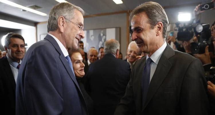 &Omicron;&iota; &chi;&epsilon;&iota;&rho;&alpha;&psi;ί&epsilon;&sigmaf; &Mu;&eta;&tau;&sigma;&omicron;&tau;ά&kappa;&eta; &mu;&epsilon; &Sigma;&alpha;&mu;&alpha;&rho;ά-&Kappa;&alpha;&rho;&alpha;&mu;&alpha;&nu;&lambda;ή, &eta; &alpha;&pi;&omicron;&upsilon;&sigma;ί&alpha; &tau;&omicron;&upsilon;&sigmaf; &alpha;&pi;ό &tau;&eta;&nu; &epsilon;&kappa;&delta;ή&lambda;&omega;&sigma;&eta; &tau;&eta;&sigmaf; &Omicron;&Nu;&Nu;&Epsilon;&Delta; &kappa;&alpha;&iota; &tau;&omicron; &nu;έ&omicron; &rho;&alpha;&nu;&tau;&epsilon;&beta;&omicron;ύ &alpha;&pi;ό&psi;&epsilon;