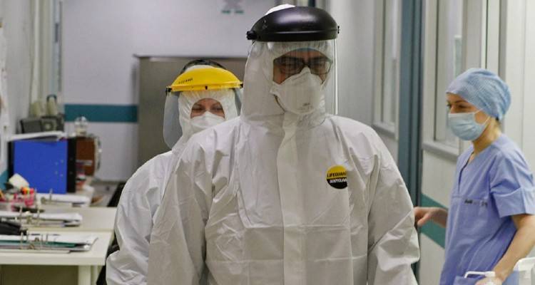 Εκτός ΕΣΥ από σήμερα οι ανεμβολίαστοι υγειονομικοί - Τι θα ισχύσει