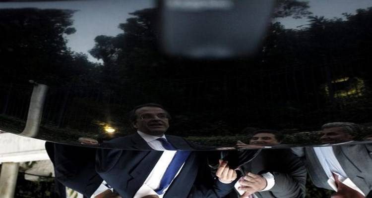 &Epsilon;&theta;&nu;&iota;&kappa;ή &alpha;&nu;ά&gamma;&kappa;&eta;: &Nu;&alpha; &alpha;&pi;&alpha;&lambda;&lambda;&alpha;&gamma;&epsilon;ί &eta; &Nu;.&Delta;. &alpha;&pi;ό &tau;&omicron;&nu; &kappa;. &Sigma;&alpha;&mu;&alpha;&rho;ά