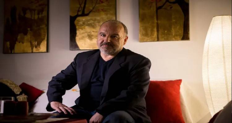 &Omicron; &Pi;&alpha;ύ&lambda;&omicron;&sigmaf; &Tau;&rho;&iota;&alpha;&nu;&tau;&alpha;&phi;&upsilon;&lambda;&lambda;ί&delta;&eta;&sigmaf; &mu;&iota;&lambda;ά&epsilon;&iota; &sigma;&tau;&omicron;&nu; FM100 &gamma;&iota;&alpha; &tau;&omicron; &epsilon;&kappa;&pi;&alpha;&iota;&delta;&epsilon;&upsilon;&tau;&iota;&kappa;ό &pi;&rho;ό&gamma;&rho;&alpha;&mu;&mu;&alpha; "&Alpha;&nu;&alpha;&zeta;&eta;&tau;ώ&nu;&tau;&alpha;&sigmaf; &tau;&omicron;&nu; &Phi;&iota;&lambda;&omicron;&kappa;&tau;ή&tau;&eta;"