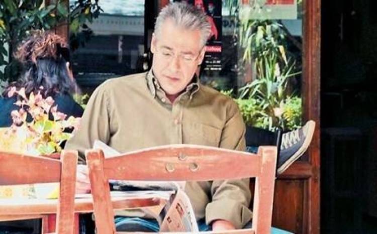 &Omicron; &Nu;ί&kappa;&omicron;&sigmaf; &Mu;ά&nu;&epsilon;&sigma;&eta;&sigmaf; &mu;&iota;&lambda;ά&epsilon;&iota; &sigma;&tau;&omicron;&nu; Fm 100 (mp3 + photos)