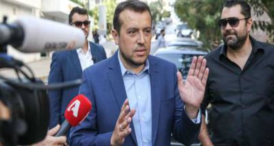&Nu;έ&alpha; &mu;ά&chi;&eta; &gamma;&iota;&alpha; &tau;&alpha; &kappa;&alpha;&nu;ά&lambda;&iota;&alpha; | &Omicron; &Pi;&alpha;&pi;&pi;ά&sigmaf; &delta;&epsilon;&nu; &pi;&alpha;ί&rho;&nu;&epsilon;&iota; &pi;ί&sigma;&omega; &tau;&omicron; &nu;ό&mu;&omicron;