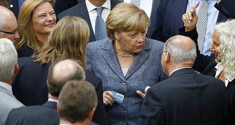 &laquo;Ja&raquo; &alpha;&pi;ό &tau;&eta;&nu; Bundestag &sigma;&tau;&omicron; &nu;έ&omicron; &epsilon;&lambda;&lambda;&eta;&nu;&iota;&kappa;ό &pi;&alpha;&kappa;έ&tau;&omicron; &sigma;&tau;ή&rho;&iota;&xi;&eta;&sigmaf;