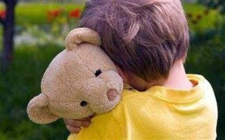 Σοκαριστική επιστολή μίσους σε μητέρα αυτιστικού παιδιού – Γειτόνισσα της ζητά να του κάνει ευθανασία