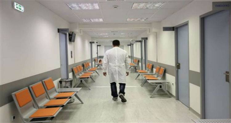 &Beta;ό&rho;&epsilon;&iota;&omicron; &Alpha;&iota;&gamma;&alpha;ί&omicron;: &Mu;&epsilon;ί&omega;&sigma;&eta; &iota;&alpha;&tau;&rho;&iota;&kappa;&omicron;ύ &pi;&rho;&omicron;&sigma;&omega;&pi;&iota;&kappa;&omicron;ύ &sigma;&tau;&alpha; &Kappa;έ&nu;&tau;&rho;&alpha; &Upsilon;&gamma;&epsilon;ί&alpha;&sigmaf; &delta;&epsilon;ί&chi;&nu;&epsilon;&iota; έ&rho;&epsilon;&upsilon;&nu;&alpha; &tau;&eta;&sigmaf; &Epsilon;&Lambda;&Sigma;&Tau;&Alpha;&Tau;