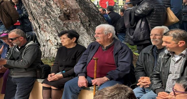 &Kappa;&lambda;&epsilon;&iota;&sigma;&tau;&omicron;ί &delta;ή&mu;&omicron;&iota; &kappa;&alpha;&iota; &Pi;&epsilon;&rho;&iota;&phi;έ&rho;&epsilon;&iota;&alpha; &sigma;&tau;&eta; &Lambda;έ&sigma;&beta;&omicron; &gamma;&iota;&alpha; &tau;&eta;&nu; &pi;&alpha;&lambda;&lambda;&epsilon;&sigma;&beta;&iota;&alpha;&kappa;ή &kappa;&iota;&nu;&eta;&tau;&omicron;&pi;&omicron;ί&eta;&sigma;&eta; &tau;&eta;&nu; &Pi;έ&mu;&pi;&tau;&eta;