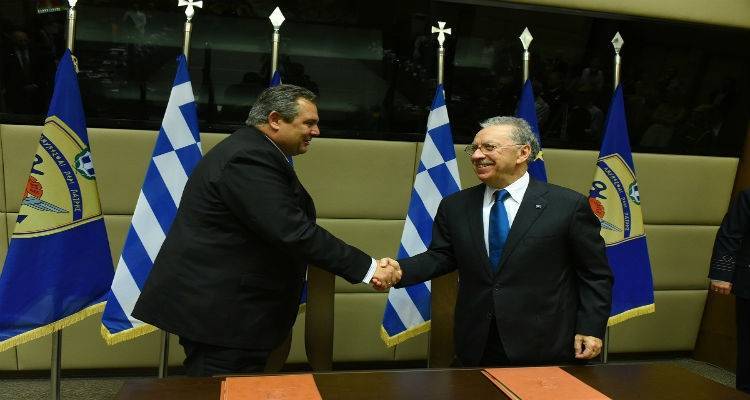 &Sigma;&tau;&eta;&nu; &Tau;&rho;ά&pi;&epsilon;&zeta;&alpha; &Pi;&epsilon;&iota;&rho;&alpha;&iota;ώ&sigmaf; &kappa;&alpha;&iota; &epsilon;&pi;ί&sigma;&eta;&mu;&alpha; &eta; &mu;&iota;&sigma;&theta;&omicron;&delta;&omicron;&sigma;ί&alpha; &tau;&omicron;&upsilon; &sigma;&tau;&rho;&alpha;&tau;&omicron;ύ