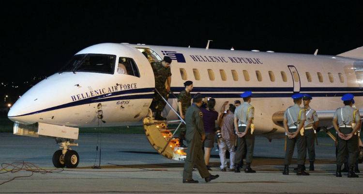 &Gamma;&iota;&alpha;&tau;ί &omicron; &Epsilon;&rho;&nu;&tau;&omicron;&gamma;ά&nu; ά&phi;&eta;&sigma;&epsilon; &tau;ώ&rho;&alpha; &tau;&omicron;&upsilon;&sigmaf; &delta;&upsilon;&omicron; Έ&lambda;&lambda;&eta;&nu;&epsilon;&sigmaf; &sigma;&tau;&rho;&alpha;&tau;&iota;&omega;&tau;&iota;&kappa;&omicron;ύ&sigmaf;