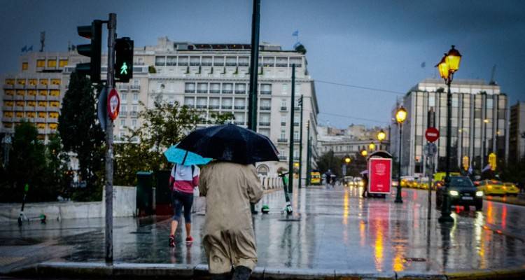 Σαρωτική κακοκαιρία Διδώ: Μεγάλα ύψη βροχής τη νύχτα στην Αθήνα | Πού θα χτυπήσει σήμερα με ισχυρές καταιγίδες και χιόνι