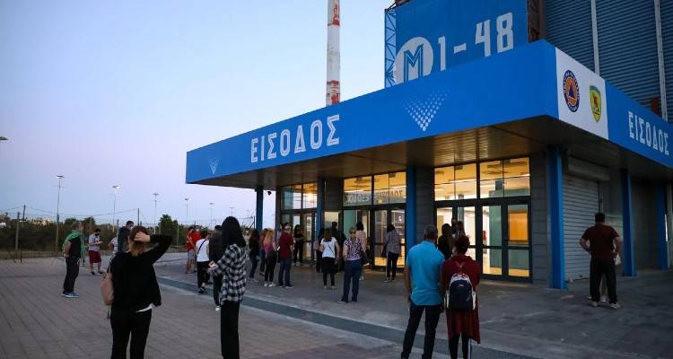 &Alpha;ύ&xi;&eta;&sigma;&eta; &sigma;&tau;&alpha; &rho;&alpha;&nu;&tau;&epsilon;&beta;&omicron;ύ &gamma;&iota;&alpha; &epsilon;&mu;&beta;&omicron;&lambda;&iota;&alpha;&sigma;&mu;&omicron;ύ&sigmaf; -&Sigma;&tau;&eta; &laquo;&mu;ά&chi;&eta;&raquo; &tau;&eta;&sigmaf; 3&eta;&sigmaf; &delta;ό&sigma;&eta;&sigmaf; &kappa;&alpha;&iota; &tau;&omicron; Moderna, ό&lambda;&alpha; &tau;&alpha; &nu;έ&alpha; &delta;&epsilon;&delta;&omicron;&mu;έ&nu;&alpha;