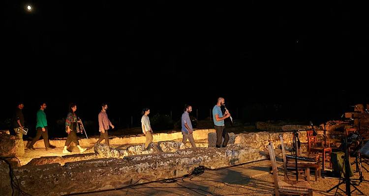 &Xi;&epsilon;&kappa;&iota;&nu;ά&epsilon;&iota; &tau;&omicron; Kournos Festival, &alpha;&lambda;&lambda;ά &tau;&iota; &epsilon;ί&nu;&alpha;&iota;, &tau;&epsilon;&lambda;&iota;&kappa;ά, &tau;&omicron; Kournos Festival;