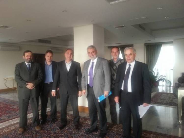 &Sigma;&upsilon;&nu;ά&nu;&tau;&eta;&sigma;&eta; &Beta;&omicron;&gamma;&iota;&alpha;&tau;&zeta;ή &mu;&epsilon; &upsilon;&pi;&omicron;&upsilon;&rho;&gamma;ό &Pi;&alpha;&iota;&delta;&epsilon;ί&alpha;&sigmaf;