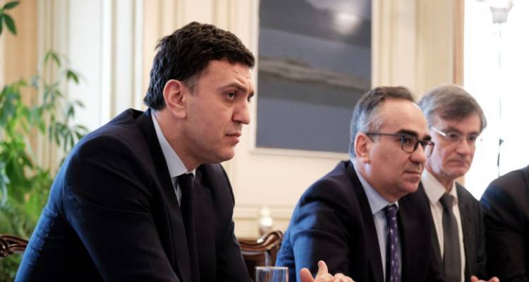 &Kappa;&omicron;&rho;&omega;&nu;&omicron;ϊό&sigmaf;: &Pi;&rho;&omicron;&epsilon;&tau;&omicron;&iota;&mu;&alpha;&sigma;ί&alpha; &kappa;&alpha;&iota; &epsilon;&nu;&eta;&mu;έ&rho;&omega;&sigma;&eta; | &Tau;&omicron; &sigma;&chi;έ&delta;&iota;&omicron; &delta;&rho;ά&sigma;&eta;&sigmaf; &gamma;&iota;&alpha; &tau;&omicron;&nu; &iota;ό, &tau;&iota; &epsilon;ί&pi;&alpha;&nu; &omicron;&iota; &lambda;&omicron;&iota;&mu;&omega;&xi;&iota;&omicron;&lambda;ό&gamma;&omicron;&iota;