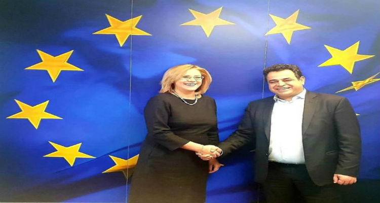 &Eta; &nu;&eta;&sigma;&iota;&omega;&tau;&iota;&kappa;ό&tau;&eta;&tau;&alpha; &sigma;&tau;&omicron; &epsilon;&pi;ί&kappa;&epsilon;&nu;&tau;&rho;&omicron; | &Sigma;&upsilon;&nu;ά&nu;&tau;&eta;&sigma;&eta; &Sigma;&alpha;&nu;&tau;&omicron;&rho;&iota;&nu;&iota;&omicron;ύ &mu;&epsilon; &tau;&eta;&nu; &Epsilon;&pi;ί&tau;&rho;&omicron;&pi;&omicron; &Sigma;&upsilon;&nu;&omicron;&chi;ή&sigmaf; Corina Creţu