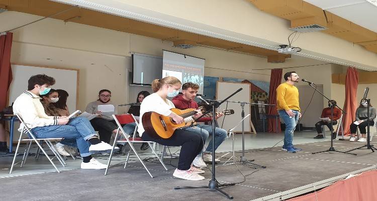 Το Γενικό Λύκειο Μούδρου τίμησε την Επέτειο του Πολυτεχνείου