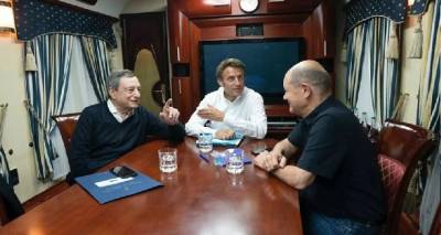 &Omicron;&upsilon;&kappa;&rho;&alpha;&nu;ί&alpha;: &Mu;&alpha;&kappa;&rho;ό&nu;, &Nu;&tau;&rho;ά&gamma;&kappa;&iota; &kappa;&alpha;&iota; &Sigma;&omicron;&lambda;&tau;&sigmaf; &sigma;&epsilon; &tau;&rho;έ&nu;&omicron; &mu;&epsilon; &pi;&rho;&omicron;&omicron;&rho;&iota;&sigma;&mu;ό &tau;&omicron; &Kappa;ί&epsilon;&beta;&omicron;