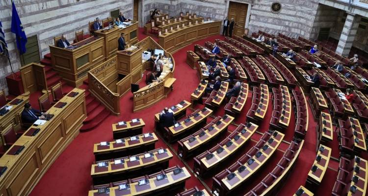 Βουλή: Άρχισε η συζήτηση του ν/σ για την αναβάθμιση της ασφάλειας των σιδηροδρόμων | Οι 3 βασικοί πυλώνες