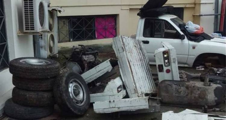 Έ&kappa;&lambda;&epsilon;&beta;&epsilon; &phi;&omicron;&rho;&tau;&eta;&gamma;ά &kappa;&alpha;&iota; ά&lambda;&lambda;&alpha;&zeta;&epsilon; &tau;&alpha; &sigma;&tau;&omicron;&iota;&chi;&epsilon;ί&alpha; &tau;&omicron;&upsilon;&sigmaf;