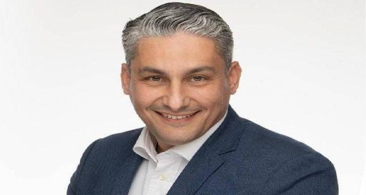 &Pi;. &Kappa;&omicron;&upsilon;&phi;έ&lambda;&omicron;&sigmaf;:  &laquo;&Epsilon;&pi;&epsilon;&nu;&delta;ύ&omicron;&upsilon;&mu;&epsilon; &sigma;&tau;&omicron; ό&rho;&alpha;&mu;&alpha; &tau;&eta;&sigmaf; &Nu;έ&alpha;&sigmaf; &Gamma;&epsilon;&nu;&iota;ά&sigmaf;&raquo;