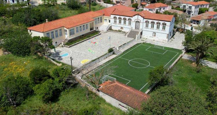 &Kappa;&omicron;&nu;&tau;&omicron;&pi;&omicron;ύ&lambda;&iota;: &Sigma;&upsilon;&nu;&epsilon;&chi;ί&zeta;&omicron;&upsilon;&nu; &tau;&eta;&nu; &alpha;&pi;&omicron;&chi;ή &tau;&alpha; &mu;&alpha;&theta;ή&mu;&alpha;&tau;&alpha; &omicron;&iota; &mu;&alpha;&theta;&eta;&tau;έ&sigmaf; &tau;&omicron;&upsilon; &Delta;&eta;&mu;&omicron;&tau;&iota;&kappa;&omicron;ύ &Sigma;&chi;&omicron;&lambda;&epsilon;ί&omicron;&upsilon;