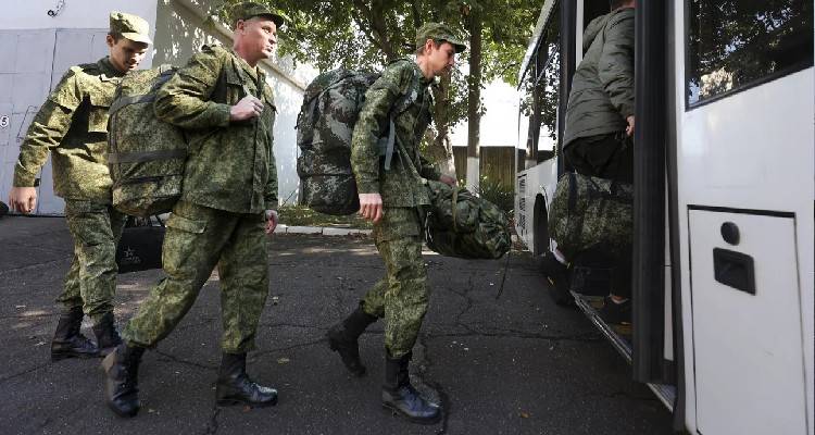 Σάλος στη Ρωσία: Οι αρχές υπόσχονται να διορθώσουν τα «λάθη» -Eπιστράτευσαν ηλικιωμένους, ασθενείς και... μαίες
