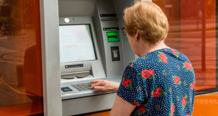 &Sigma;&tau;&omicron; &tau;&rho;&alpha;&pi;έ&zeta;&iota; &alpha;ύ&xi;&eta;&sigma;&eta; έ&omega;&sigmaf; 446 &epsilon;&upsilon;&rho;ώ &sigma;&tau;&omicron;&upsilon;&sigmaf; &sigma;&upsilon;&nu;&tau;&alpha;&xi;&iota;&omicron;ύ&chi;&omicron;&upsilon;&sigmaf;, &tau;&iota; &epsilon;&xi;&epsilon;&tau;ά&zeta;&epsilon;&tau;&alpha;&iota; &gamma;&iota;&alpha; &tau;&eta; &Delta;&Epsilon;&Theta;