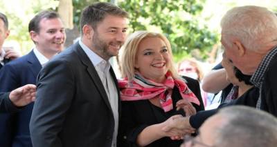 &Nu;ί&kappa;&omicron;&sigmaf; &Alpha;&nu;&delta;&rho;&omicron;&upsilon;&lambda;ά&kappa;&eta;&sigmaf;: &laquo;&Sigma;&tau;&iota;&sigmaf; 8 &Omicron;&kappa;&tau;&omega;&beta;&rho;ί&omicron;&upsilon; &nu;&alpha; &tau;&omicron;&upsilon; &pi;&epsilon;ί&tau;&epsilon; έ&nu;&alpha; &mu;&epsilon;&gamma;ά&lambda;&omicron; &Omicron;&Chi;&Iota;&raquo;