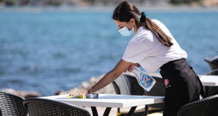 Ενας χρόνος κορωνοϊός: Πώς άλλαξαν οι ζωές των εργαζομένων στην Ελλάδα από τον Μάρτιο του 2020