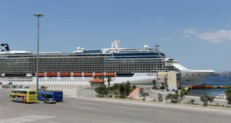&Epsilon;&pi;&tau;ά &kappa;&rho;&omicron;&upsilon;&alpha;&zeta;&iota;&epsilon;&rho;ό&pi;&lambda;&omicron;&iota;&alpha; &kappa;&alpha;&tau;έ&pi;&lambda;&epsilon;&upsilon;&sigma;&alpha;&nu; &sigma;&tau;&omicron; &lambda;&iota;&mu;ά&nu;&iota; &tau;&omicron;&upsilon; &Pi;&epsilon;&iota;&rho;&alpha;&iota;ά