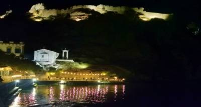 &Kappa;ά&sigma;&tau;&rho;&omicron; &Mu;ύ&rho;&iota;&nu;&alpha;&sigmaf;: &Mu;&iota;&kappa;&rho;ή&sigmaf; έ&kappa;&tau;&alpha;&sigma;&eta;&sigmaf; &pi;&upsilon;&rho;&kappa;&alpha;&gamma;&iota;ά &kappa;&omicron;&nu;&tau;ά &sigma;&tau;&eta;&nu; &Alpha;&gamma;ί&alpha; &Pi;&alpha;&rho;&alpha;&sigma;&kappa;&epsilon;&upsilon;ή | Ά&mu;&epsilon;&sigma;&eta; &epsilon;&pi;έ&mu;&beta;&alpha;&sigma;&eta; &tau;&eta;&sigmaf; &Pi;&upsilon;&rho;&omicron;&sigma;&beta;&epsilon;&sigma;&tau;&iota;&kappa;ή&sigmaf;