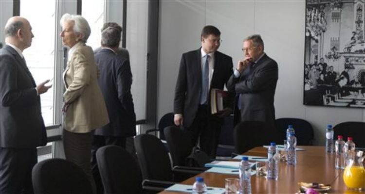 &Eta; &Alpha;&theta;ή&nu;&alpha; &alpha;&pi;έ&rho;&rho;&iota;&psi;&epsilon; &tau;&eta;&nu; &alpha;&nu;&tau;&iota;&pi;&rho;ό&tau;&alpha;&sigma;&eta; &tau;&omega;&nu; &Theta;&epsilon;&sigma;&mu;ώ&nu;