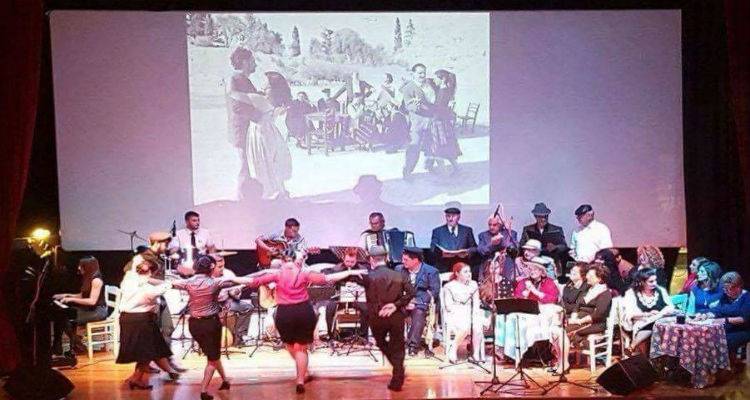 &laquo;&Sigma;&omicron;&upsilon; &sigma;&phi;&upsilon;&rho;ί&zeta;&omega;&raquo;: &Mu;&omicron;&upsilon;&sigma;&iota;&kappa;ή &Pi;&alpha;&rho;ά&sigma;&tau;&alpha;&sigma;&eta; &alpha;&pi;ό &tau;&eta;&nu; &Omicron;&rho;&chi;ή&sigma;&tau;&rho;&alpha; &Pi;&omicron;&iota;&kappa;ί&lambda;&eta;&sigmaf; &Mu;&omicron;&upsilon;&sigma;&iota;&kappa;ή&sigmaf; &kappa;&alpha;&iota; &tau;&eta; &Chi;&omicron;&rho;&omega;&delta;ί&alpha; &Delta;ή&mu;&omicron;&upsilon; &Lambda;ή&mu;&nu;&omicron;&upsilon;