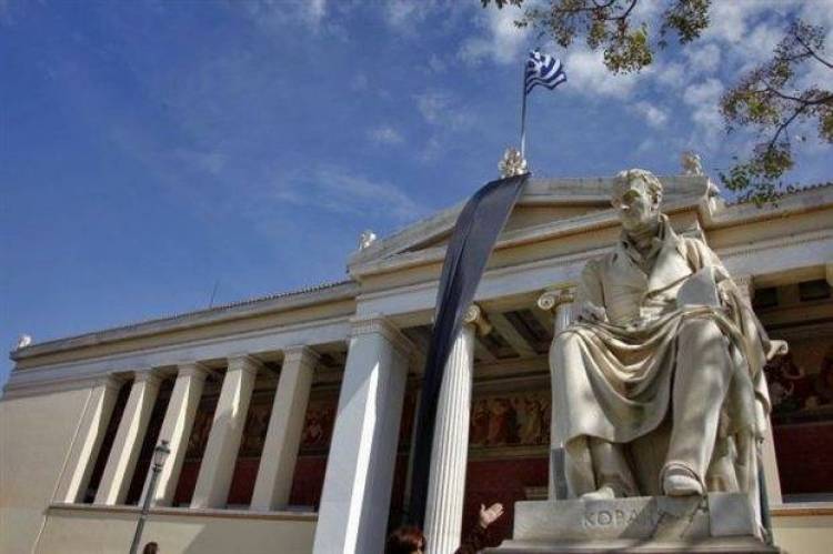 Εμφύλιος στα ΑΕΙ για το εξάμηνο, οι διοικητικοί συνεχίζουν την απεργία