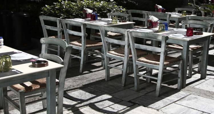 Αρση μέτρων: Καταργείται το όριο των 6 ατόμων ανά τραπέζι | Τέλος η μάσκα στα εμπορικά