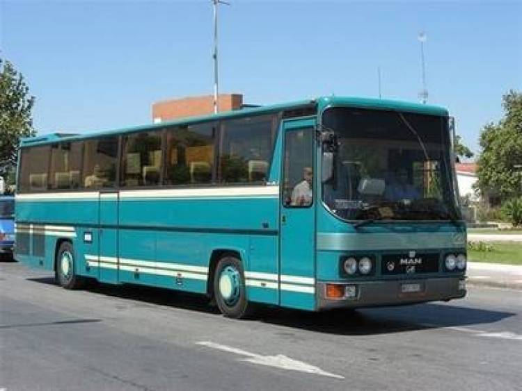 Υπέγραψε τελικά το ΚΤΕΛ, τη δίμηνη παράταση για τη μεταφορά των μαθητών | Αδιάλλακτοι οι ιδιοκτήτες ΤΑΞΙ. Αρνούνται να μεταφέρουν τους μαθητές στα Ειδικά Σχολεία.