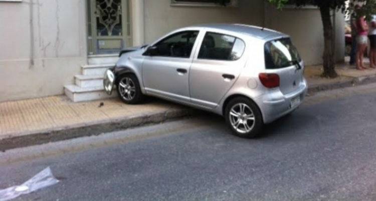 &Sigma;&epsilon; &mu;&pi;&epsilon;&lambda;ά&delta;&epsilon;&sigmaf; &mu;&pi;ή&kappa;&epsilon; &nu;&epsilon;&alpha;&rho;ό&sigmaf; &omicron;&delta;&eta;&gamma;ό&sigmaf; &alpha;&pi;ό &tau;&eta; &Lambda;ή&mu;&nu;&omicron; &mu;&epsilon;&tau;ά &alpha;&pi;ό &alpha;&tau;ύ&chi;&eta;&mu;&alpha;