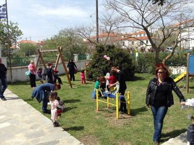 &Omicron;&iota; &epsilon;&kappa;&pi;&alpha;&iota;&delta;&epsilon;&upsilon;&tau;&iota;&kappa;&omicron;ί, &omicron;&iota; &gamma;&omicron;&nu;&epsilon;ί&sigmaf; &kappa;&alpha;&iota; &omicron;&iota; &mu;&alpha;&theta;&eta;&tau;έ&sigmaf; &tau;&omicron;&upsilon; &Epsilon;&iota;&delta;&iota;&kappa;&omicron;ύ &sigma;&chi;&omicron;&lambda;&epsilon;ί&omicron;&upsilon; &Kappa;&alpha;&lambda;&lambda;&iota;&theta;έ&alpha;&sigmaf; &epsilon;&upsilon;&chi;&alpha;&rho;&iota;&sigma;&tau;&omicron;ύ&nu;...