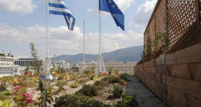 &Eta; &tau;&alpha;&rho;ά&tau;&sigma;&alpha; &tau;&omicron;&upsilon; &upsilon;&pi;&omicron;&upsilon;&rho;&gamma;&epsilon;ί&omicron;&upsilon; &Omicron;&iota;&kappa;&omicron;&nu;&omicron;&mu;&iota;&kappa;ώ&nu; &laquo;&sigma;&tau;&rho;&omega;&mu;έ&nu;&eta;&raquo; &mu;&epsilon; &kappa;ά&nu;&nu;&alpha;&beta;&eta; (photos)