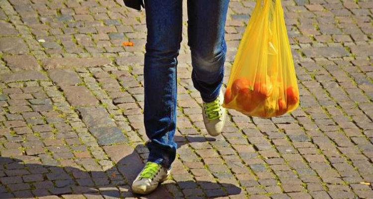 Έ&rho;&chi;&epsilon;&tau;&alpha;&iota; &chi;&alpha;&rho;ά&tau;&sigma;&iota; 5 &mu;&epsilon; 10 &lambda;&epsilon;&pi;&tau;ά &gamma;&iota;&alpha; &tau;&iota;&sigmaf; &pi;&lambda;&alpha;&sigma;&tau;&iota;&kappa;έ&sigmaf; &sigma;&alpha;&kappa;&omicron;ύ&lambda;&epsilon;&sigmaf;